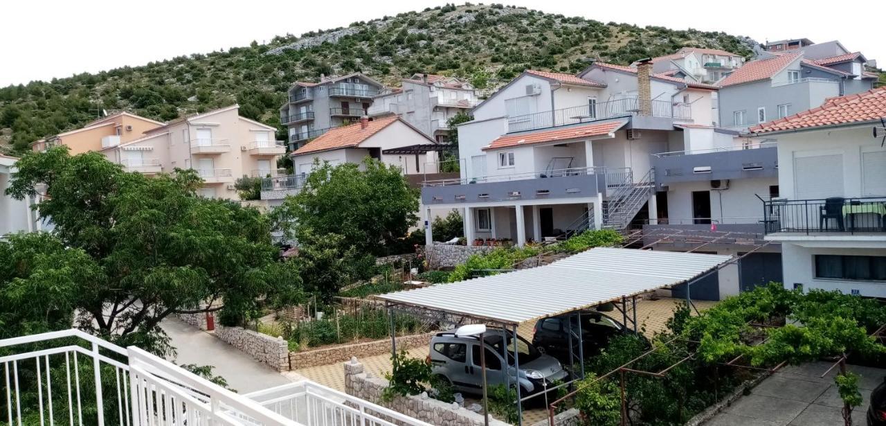 Apartments Bilo Near Primosten Luaran gambar