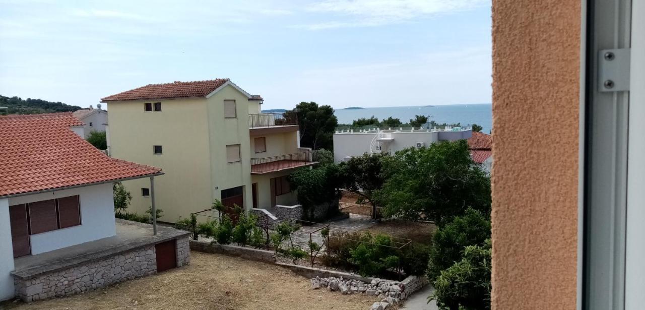 Apartments Bilo Near Primosten Luaran gambar