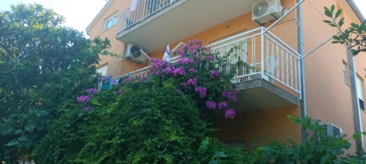 Apartments Bilo Near Primosten Luaran gambar