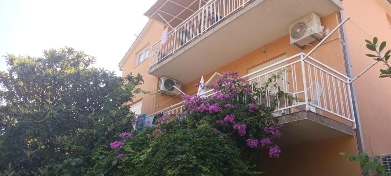 Apartments Bilo Near Primosten Luaran gambar