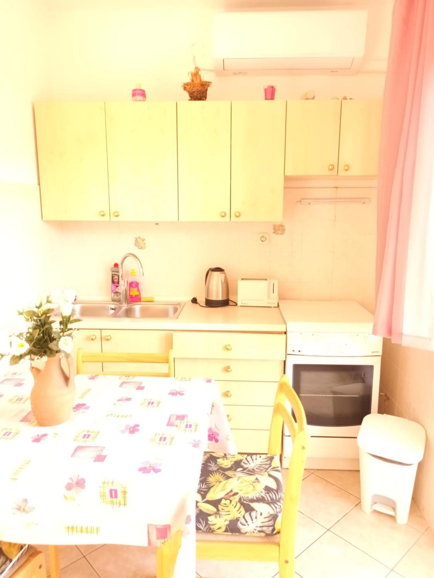 Apartments Bilo Near Primosten Bilik gambar