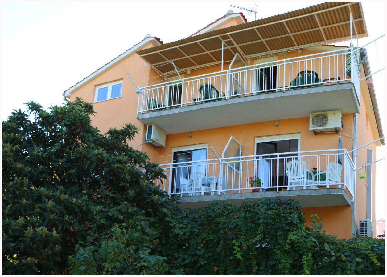 Apartments Bilo Near Primosten Luaran gambar