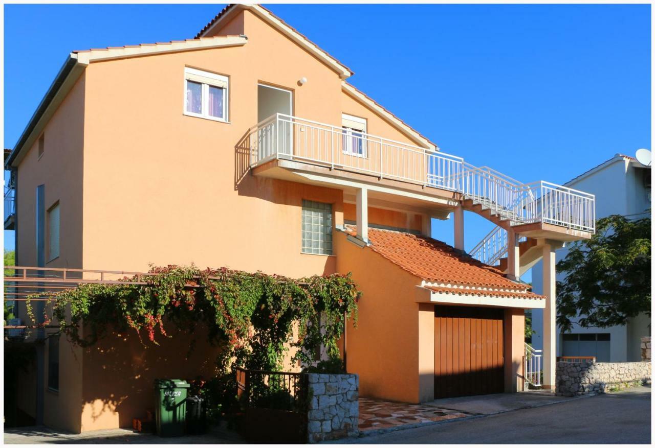 Apartments Bilo Near Primosten Luaran gambar
